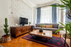 Charming Flat with Central Location in Kadikoy